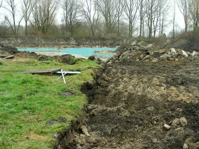 7 - Demontage zweier Schwimmbecken I