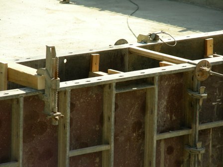 6 - Verschalung am Schwimmerbecken  III